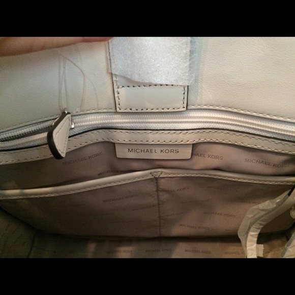 Brand new Michael Kors Purse and wallet set - Picture 7 of 8